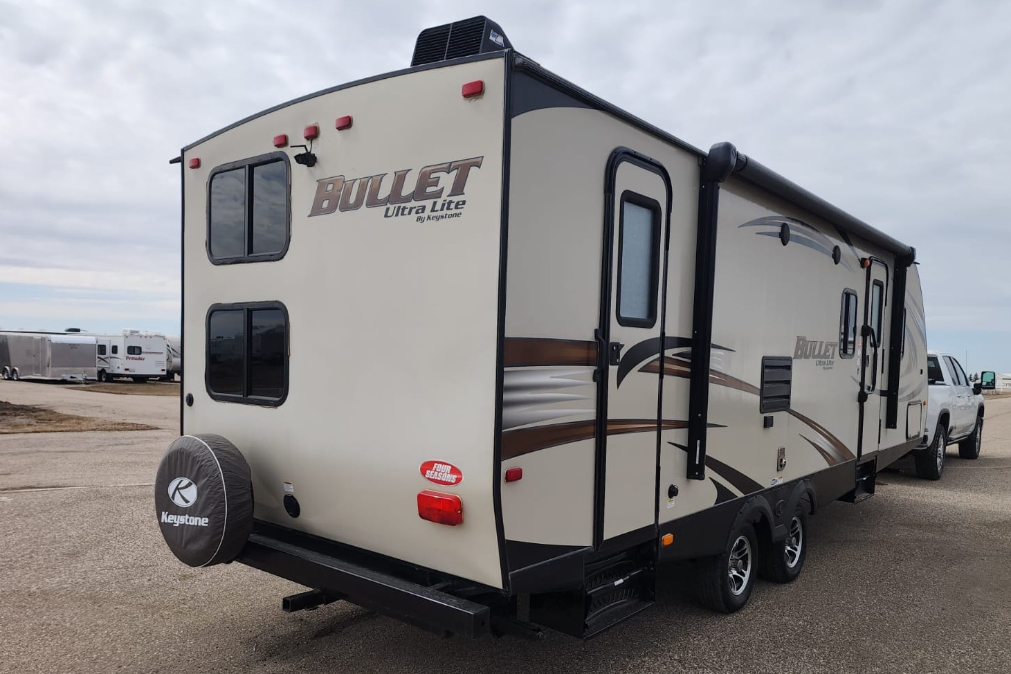2015 Keystone 272BHS *bunk beds*