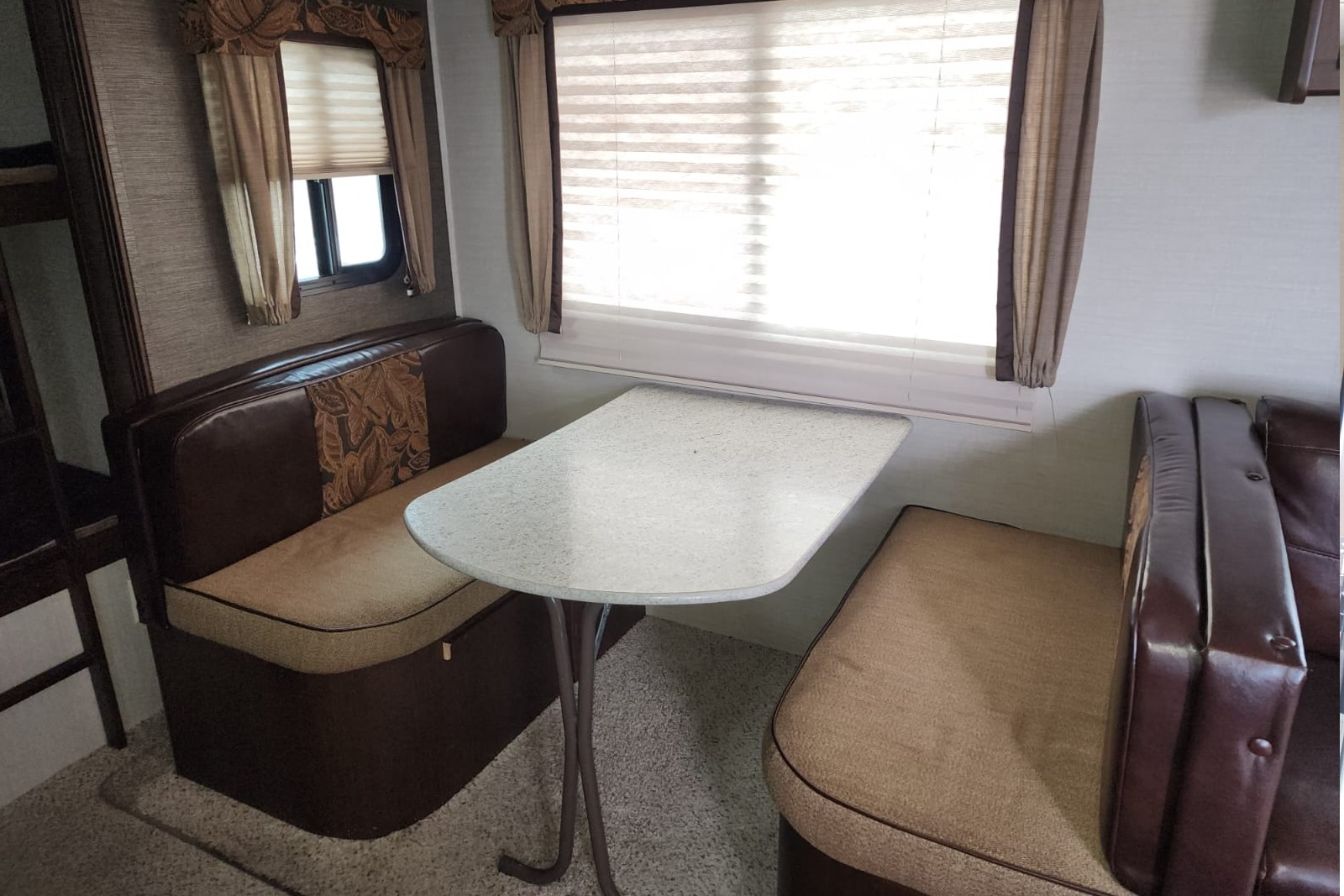 2015 Keystone 272BHS *bunk beds*