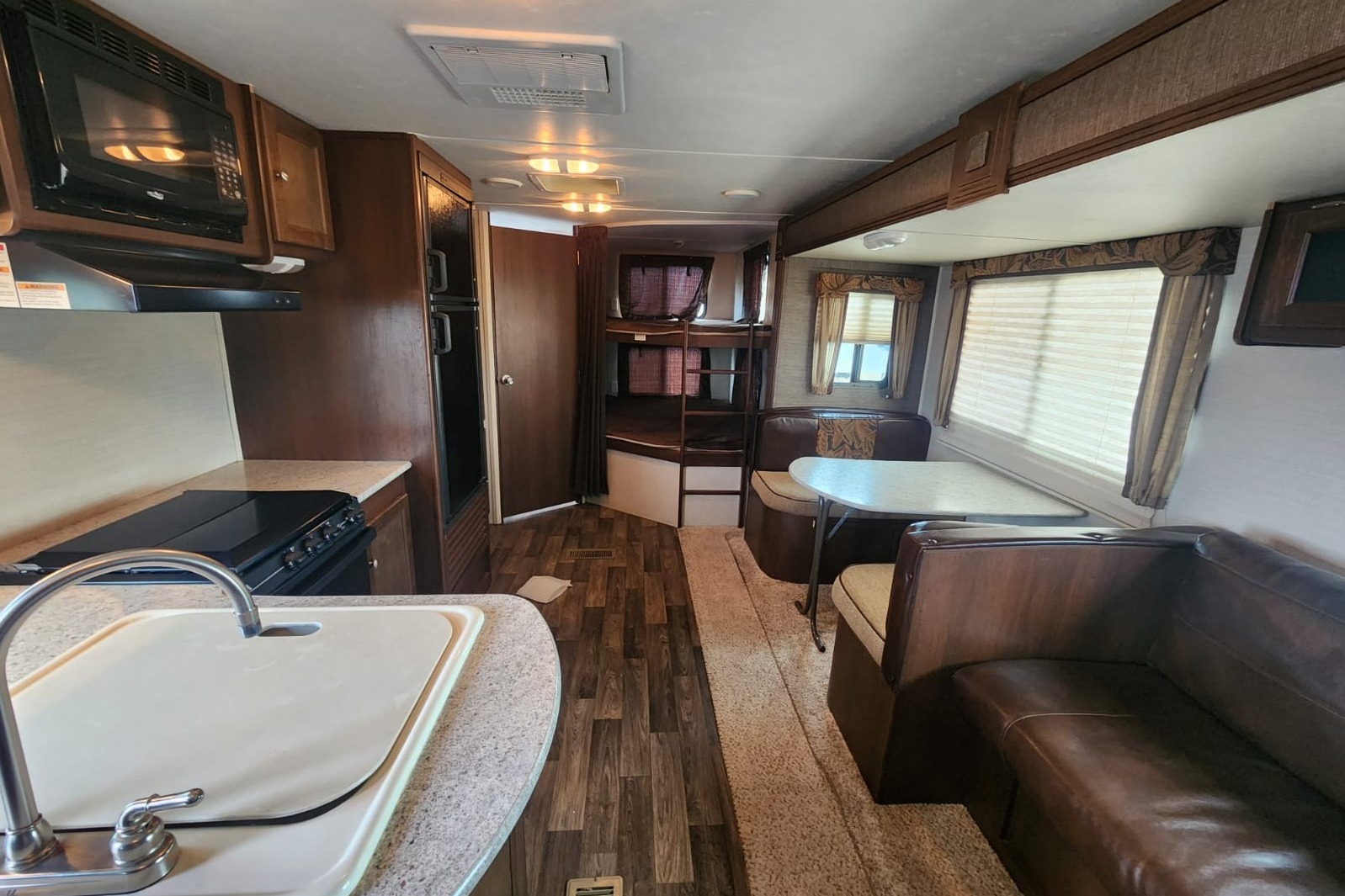 2015 Keystone 272BHS *bunk beds*