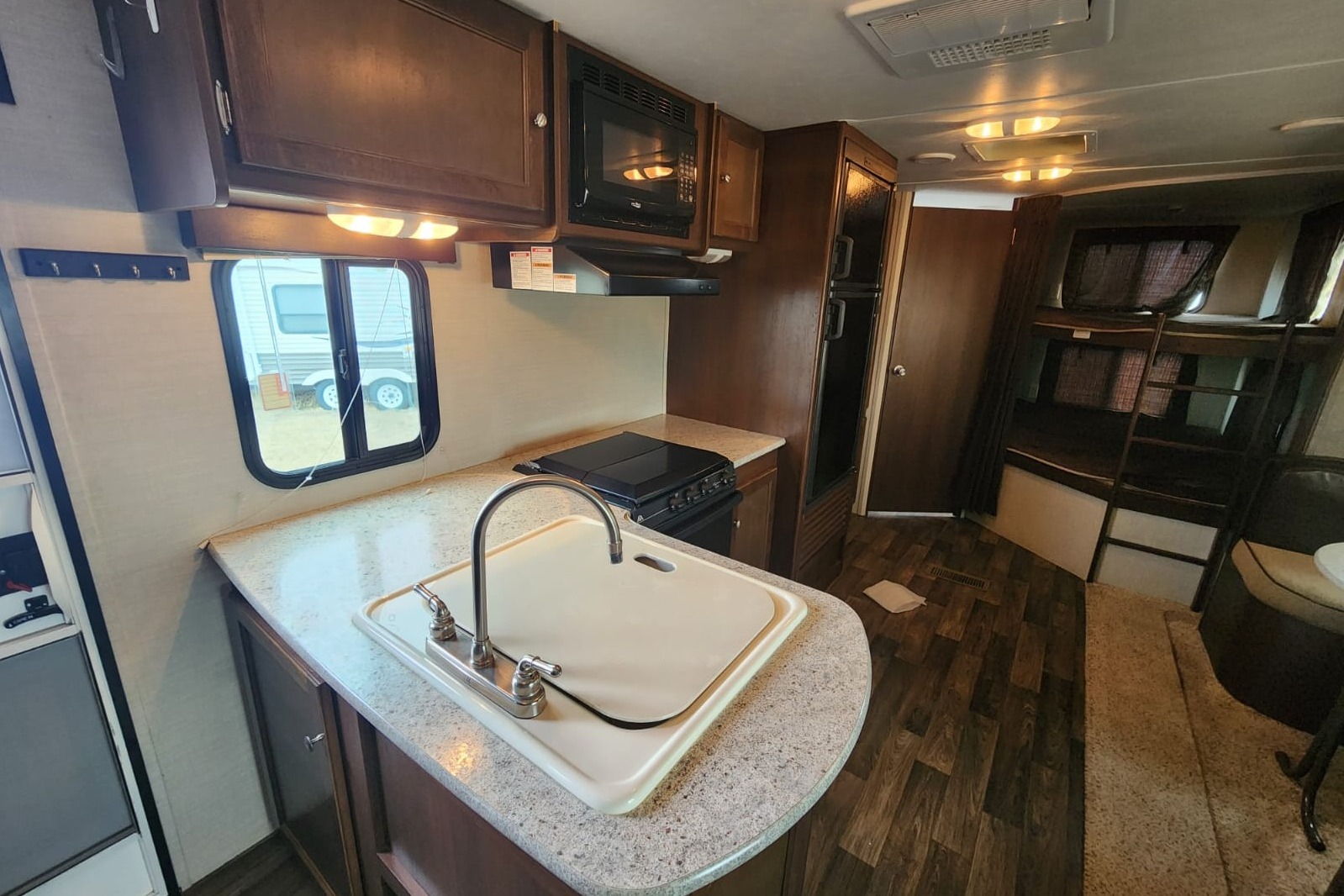 2015 Keystone 272BHS *bunk beds*
