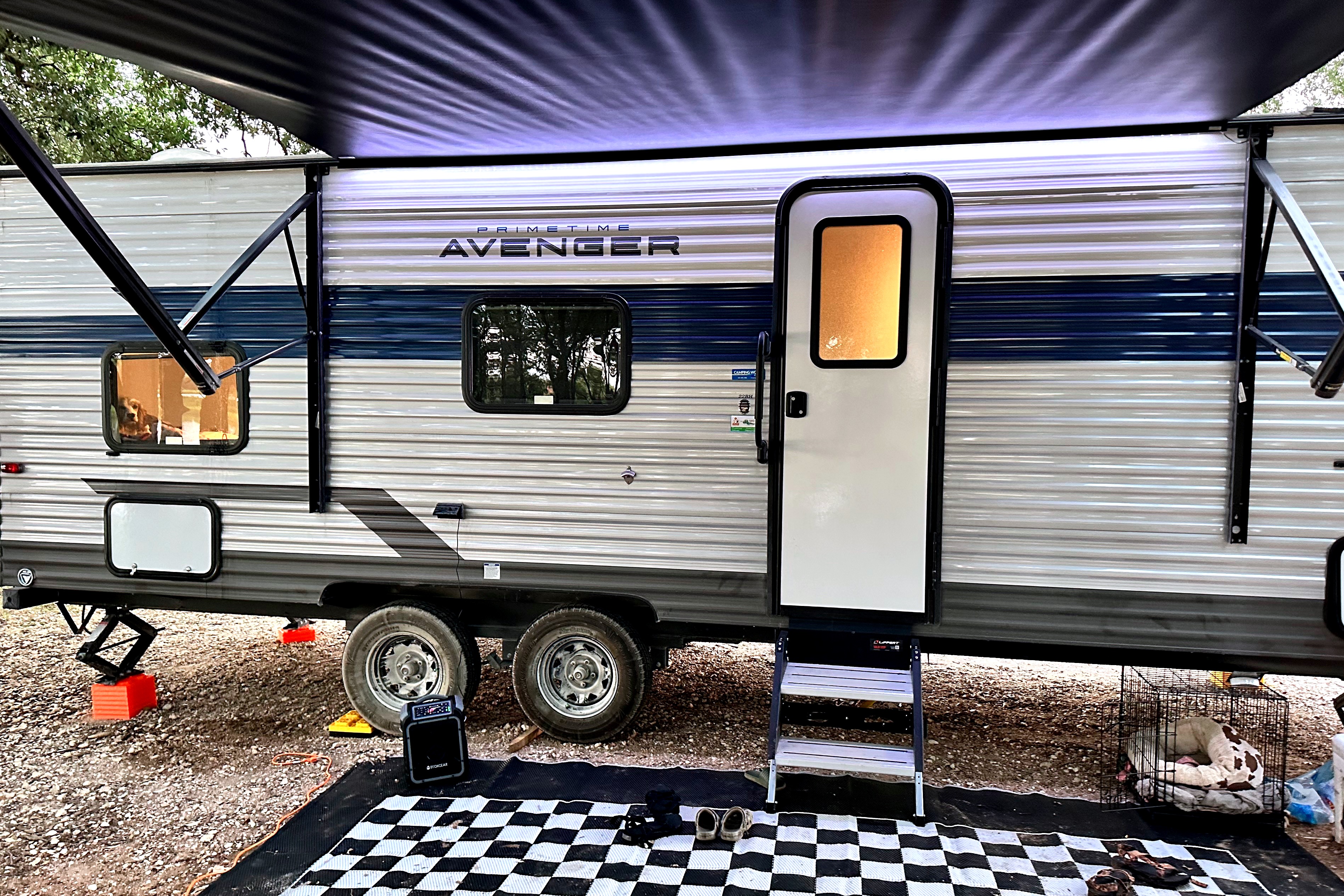 2022 Prime Time Avenger-Bunks-Family Friendly-fully equipped