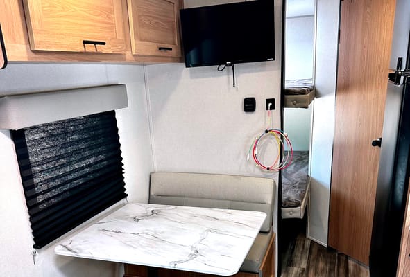 2022 Prime Time Avenger-Bunks-Family Friendly-fully equipped