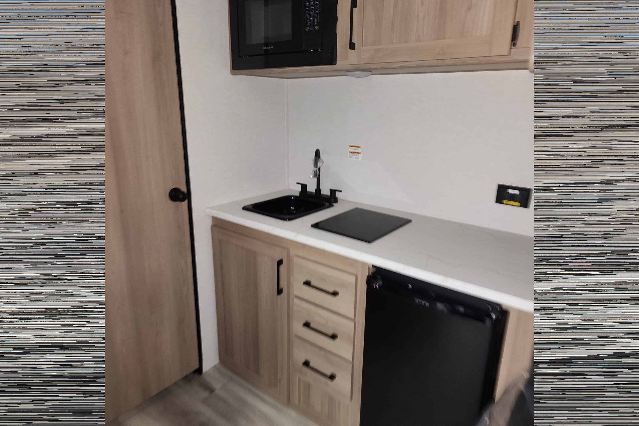 Light Weight Coleman 13B Travel Trailer