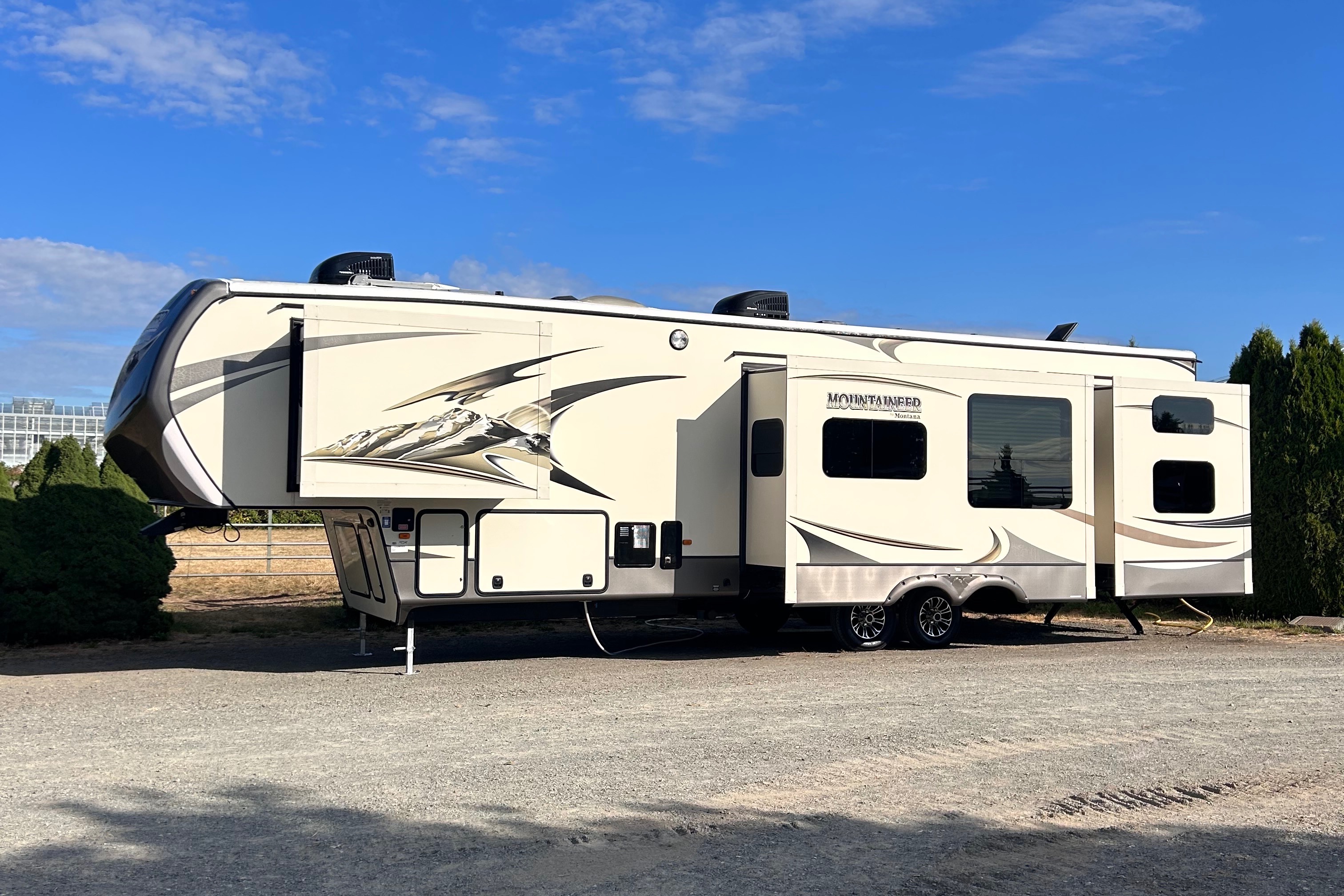 Keystone Mountaineer Fifth Wheel