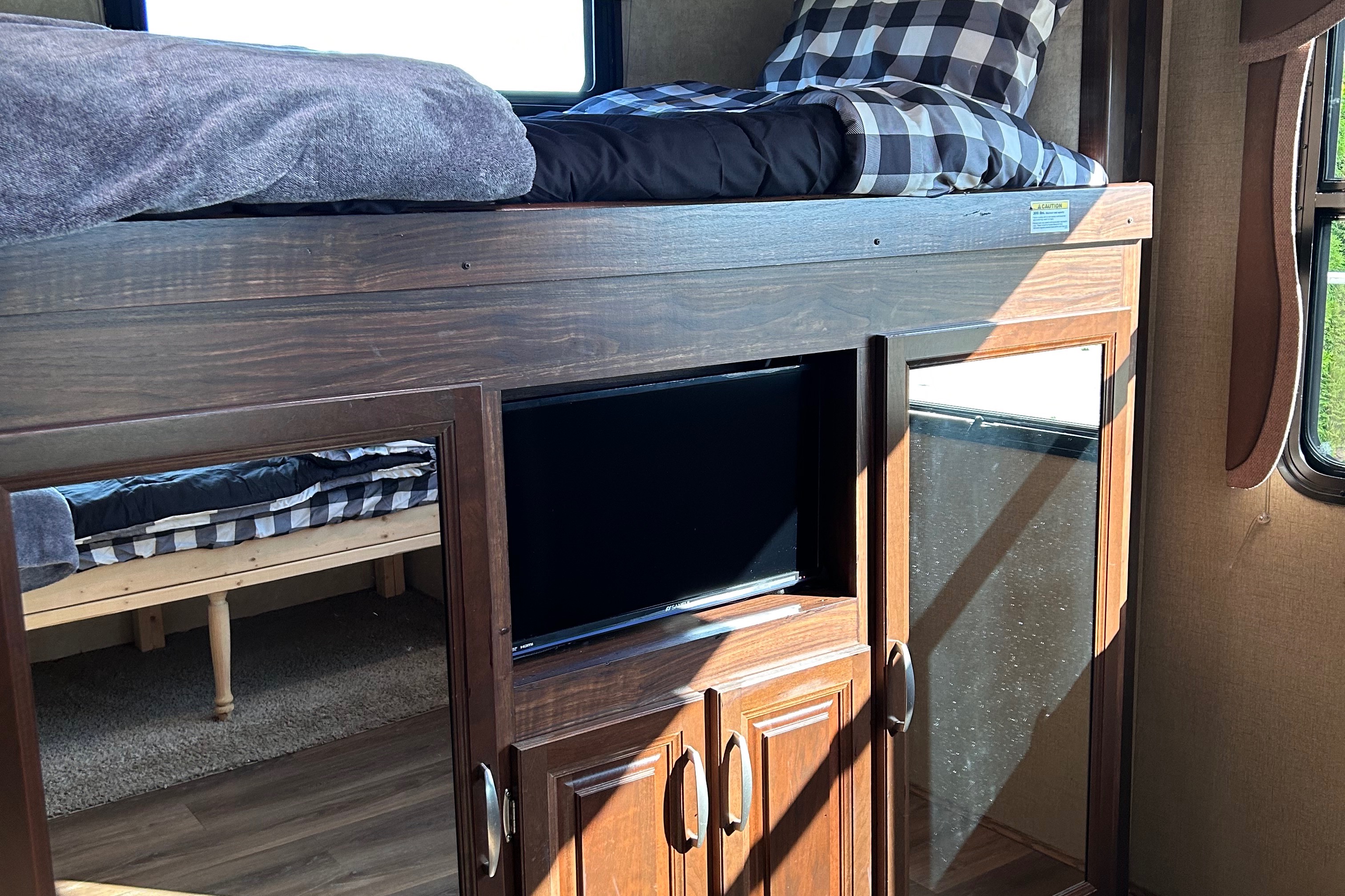 Keystone Mountaineer Fifth Wheel