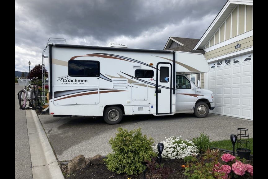 Raymond's Coachmen Freelander Class C