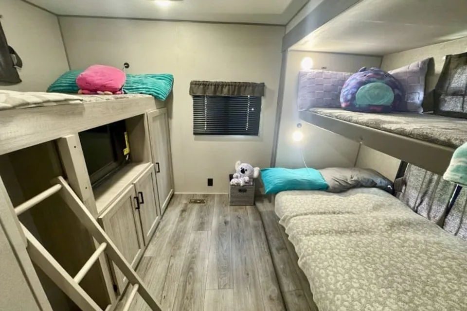 Coachmen 343BHTS Travel Trailer