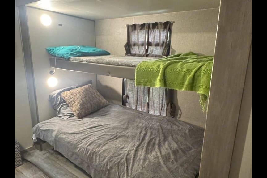 Coachmen 343BHTS Travel Trailer