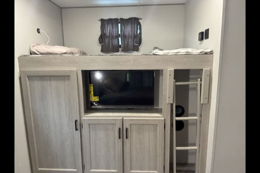 Coachmen 343BHTS Travel Trailer