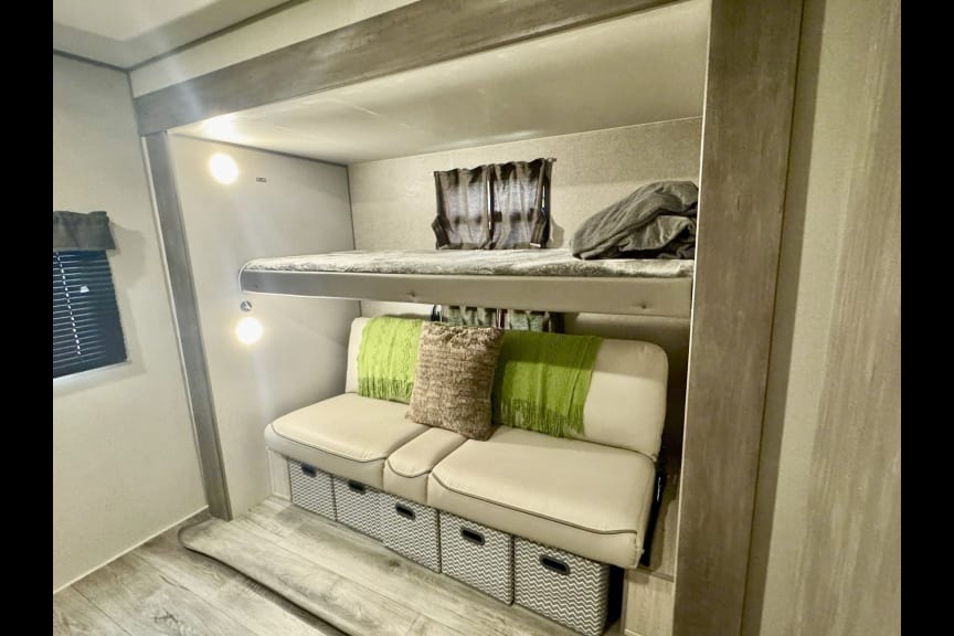 Coachmen 343BHTS Travel Trailer
