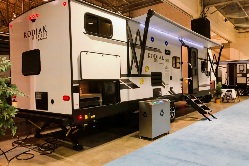  Coys Dutchmen Kodiak Ultra Light Travel Trailer
