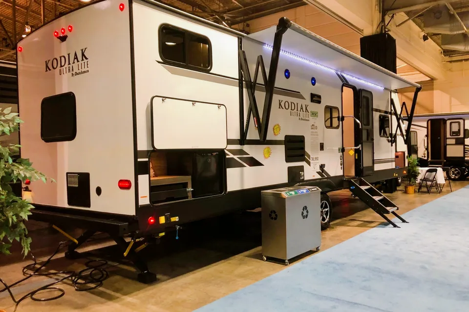  Coys Dutchmen Kodiak Ultra Light Travel Trailer