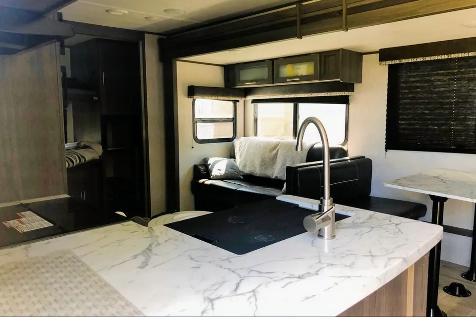  Coys Dutchmen Kodiak Ultra Light Travel Trailer