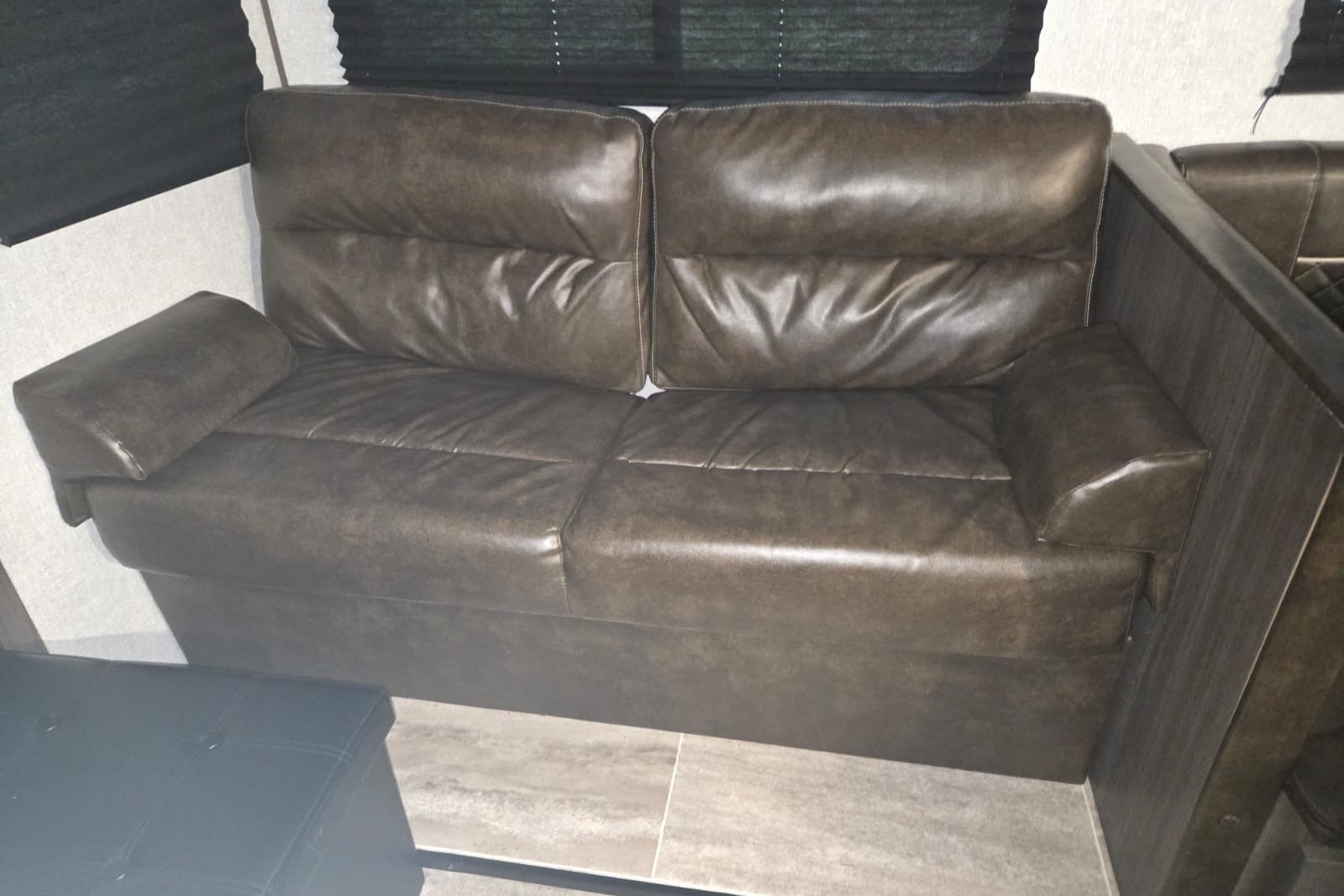  Coys Dutchmen Kodiak Ultra Light Travel Trailer
