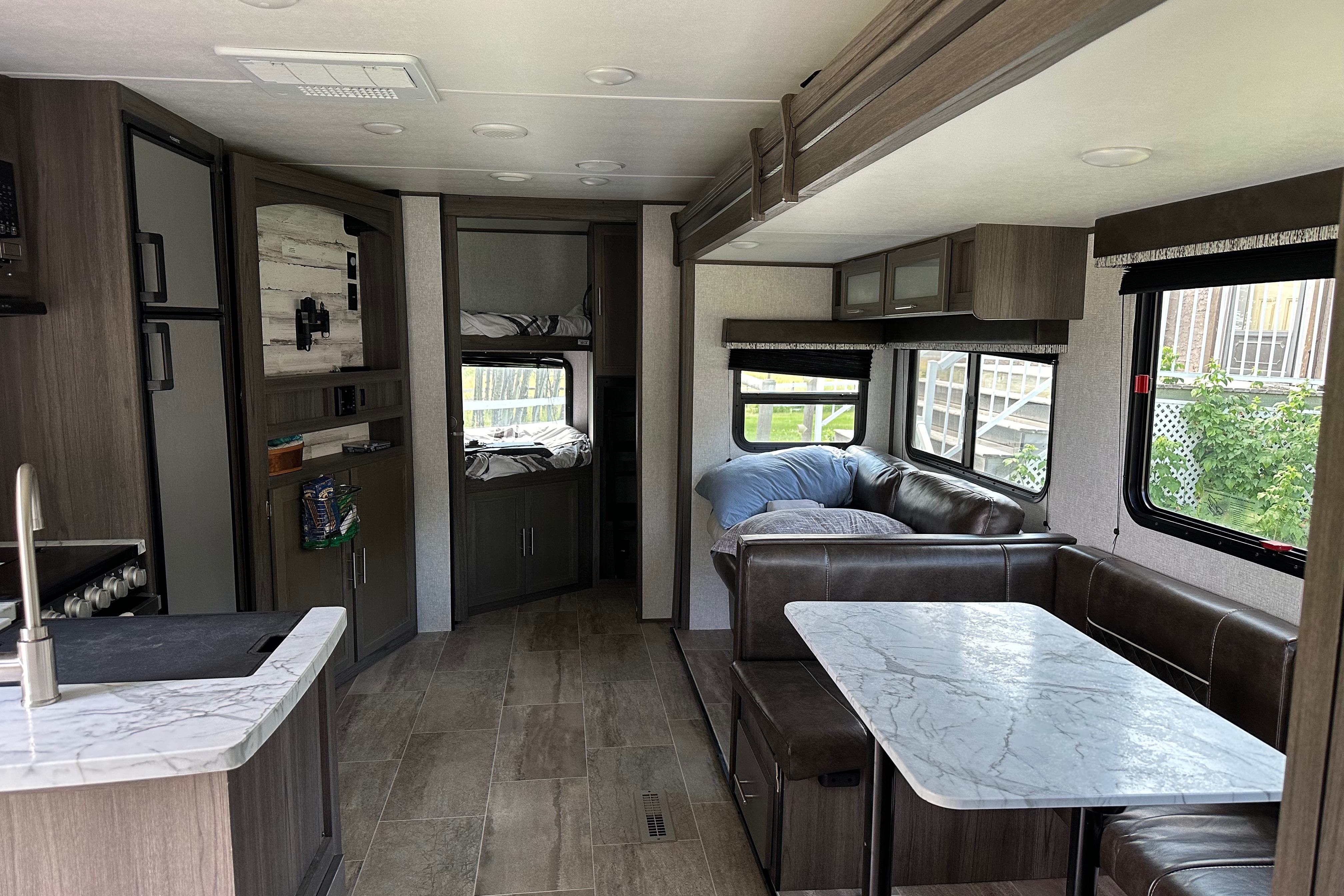  Coys Dutchmen Kodiak Ultra Light Travel Trailer