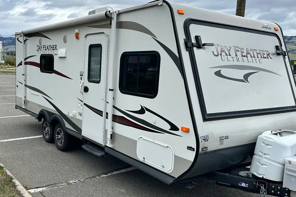 Kerr's Roaming Retreat - 23ft Hybrid Travel Trailer