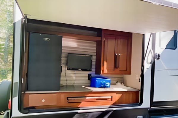 The Rest Nest - Mallard M33 Travel Trailer
