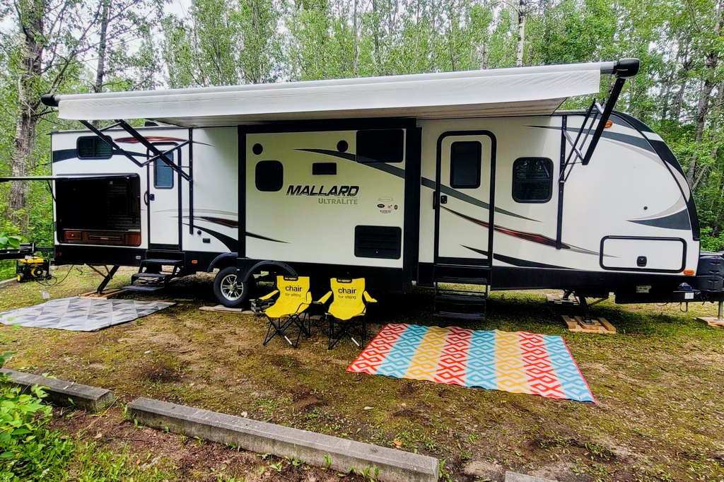 The Rest Nest - Mallard M33 Travel Trailer