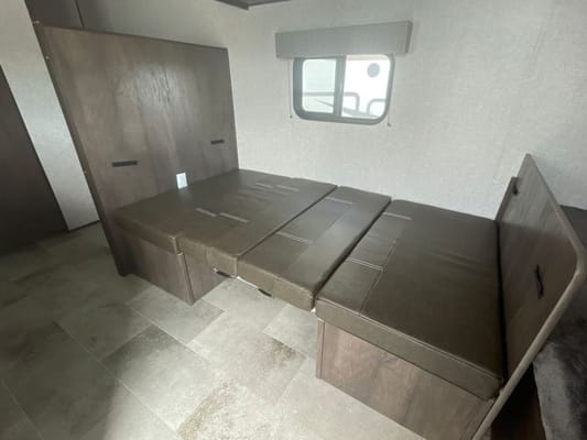 Lin's Coleman 17B Travel Trailer