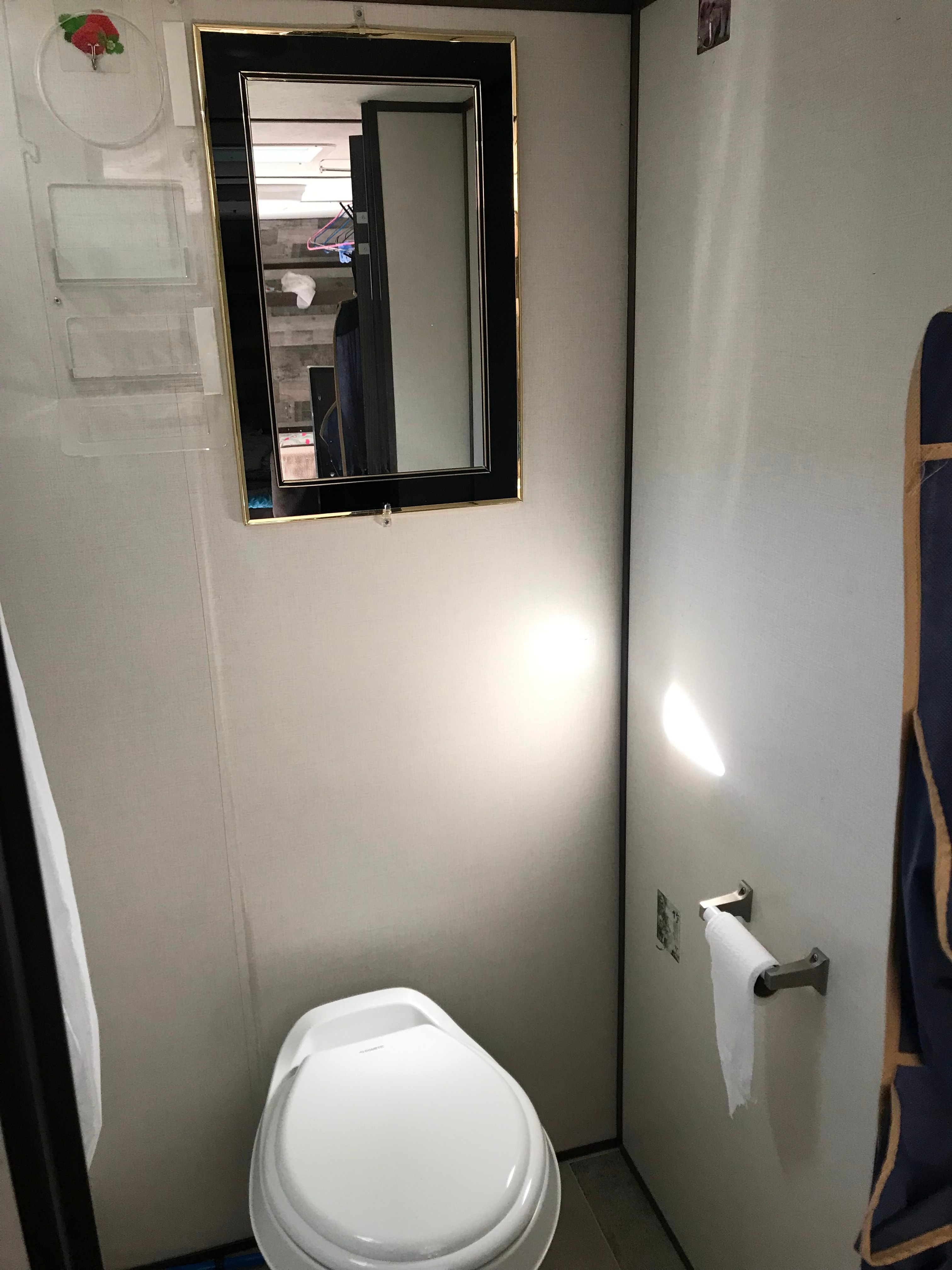 Lin's Coleman 17B Travel Trailer