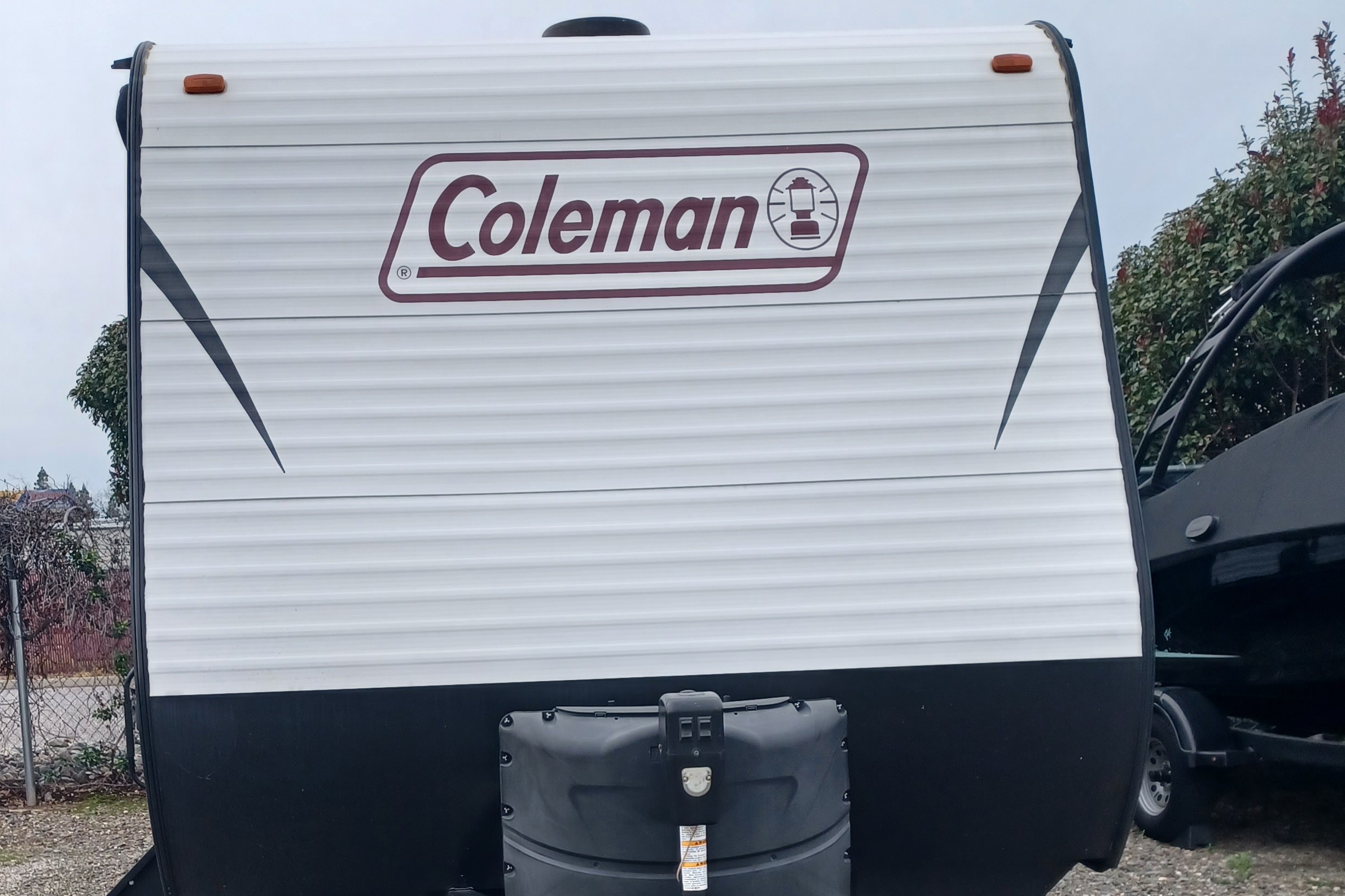 "Chill'n 2"Dutchmen Coleman Lantern LT Travel Trailer