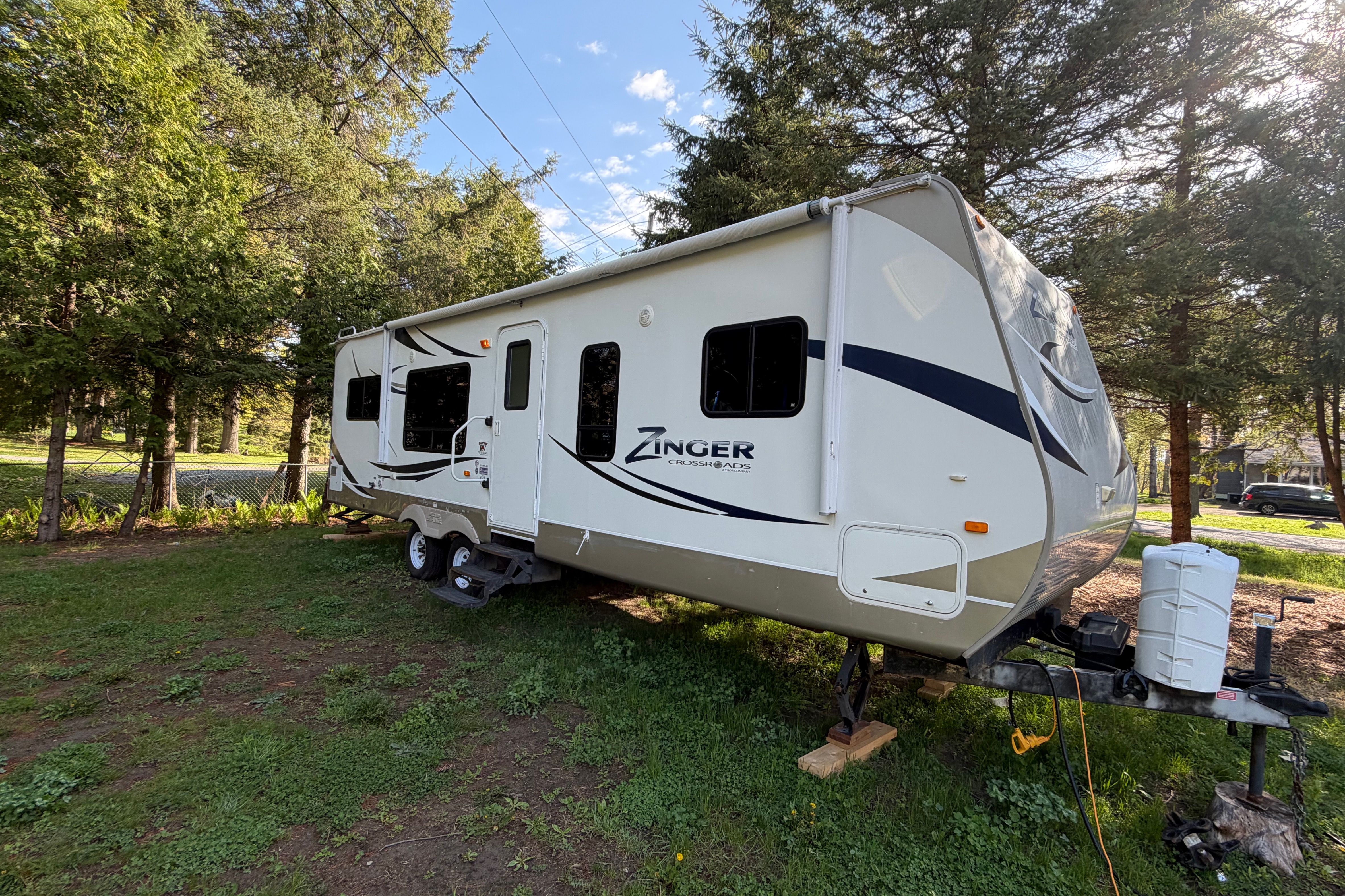 Francois's Crossroads Zinger Travel Trailer