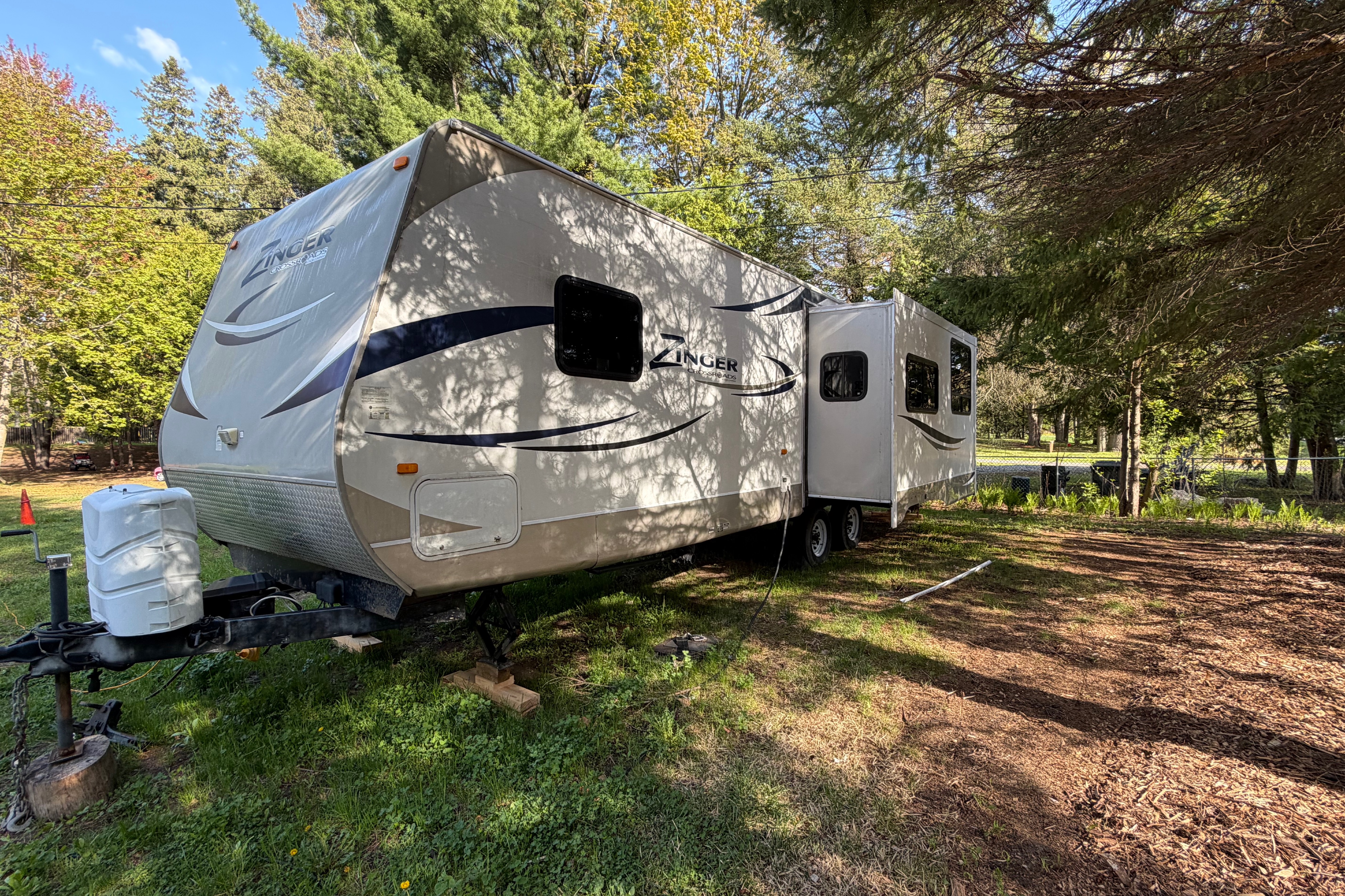 Francois's Crossroads Zinger Travel Trailer