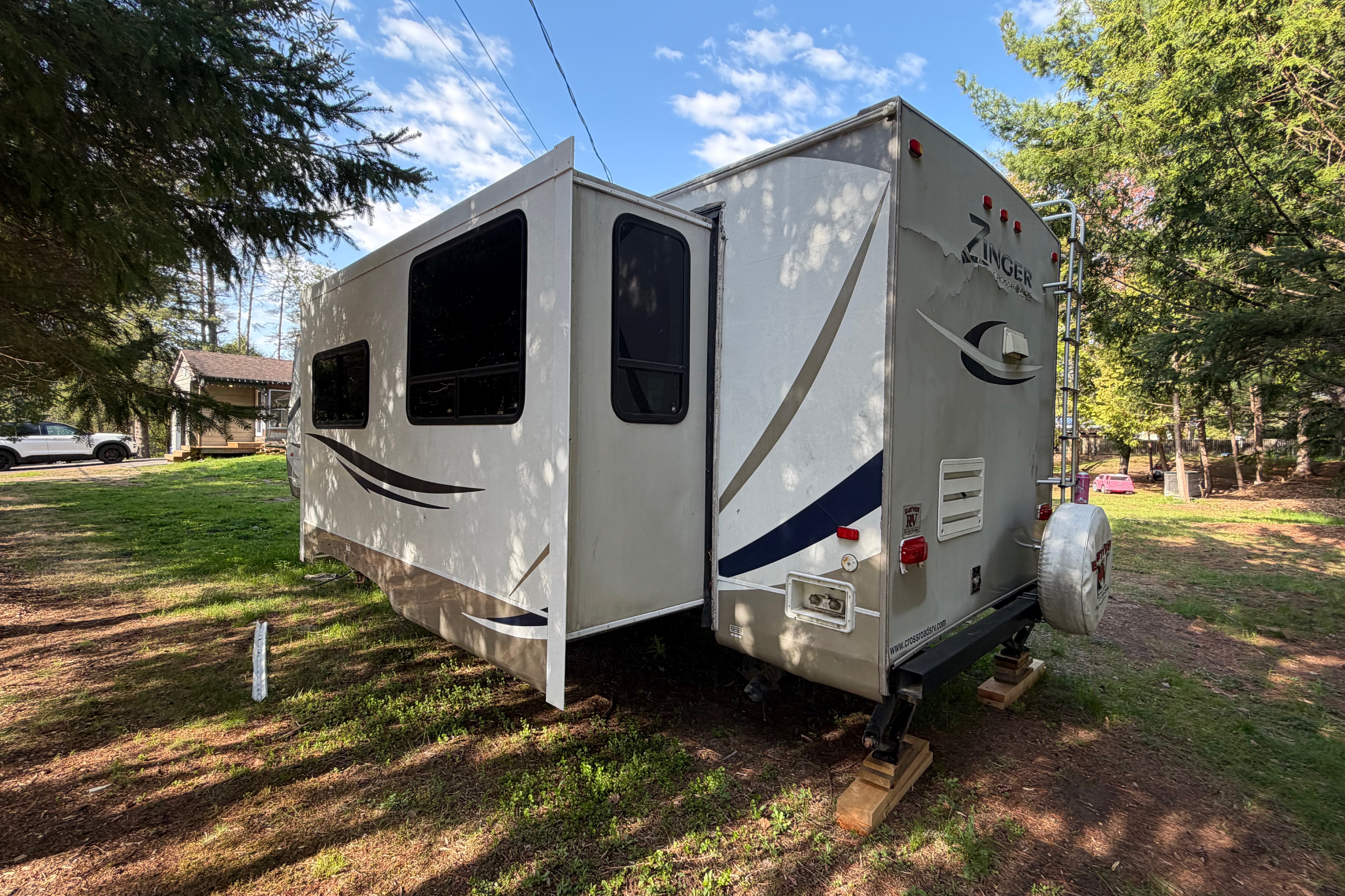 Francois's Crossroads Zinger Travel Trailer