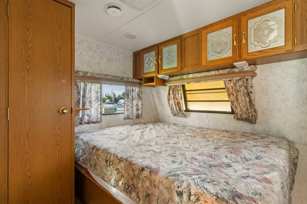 Extra Clean Jayco Travel Trailer