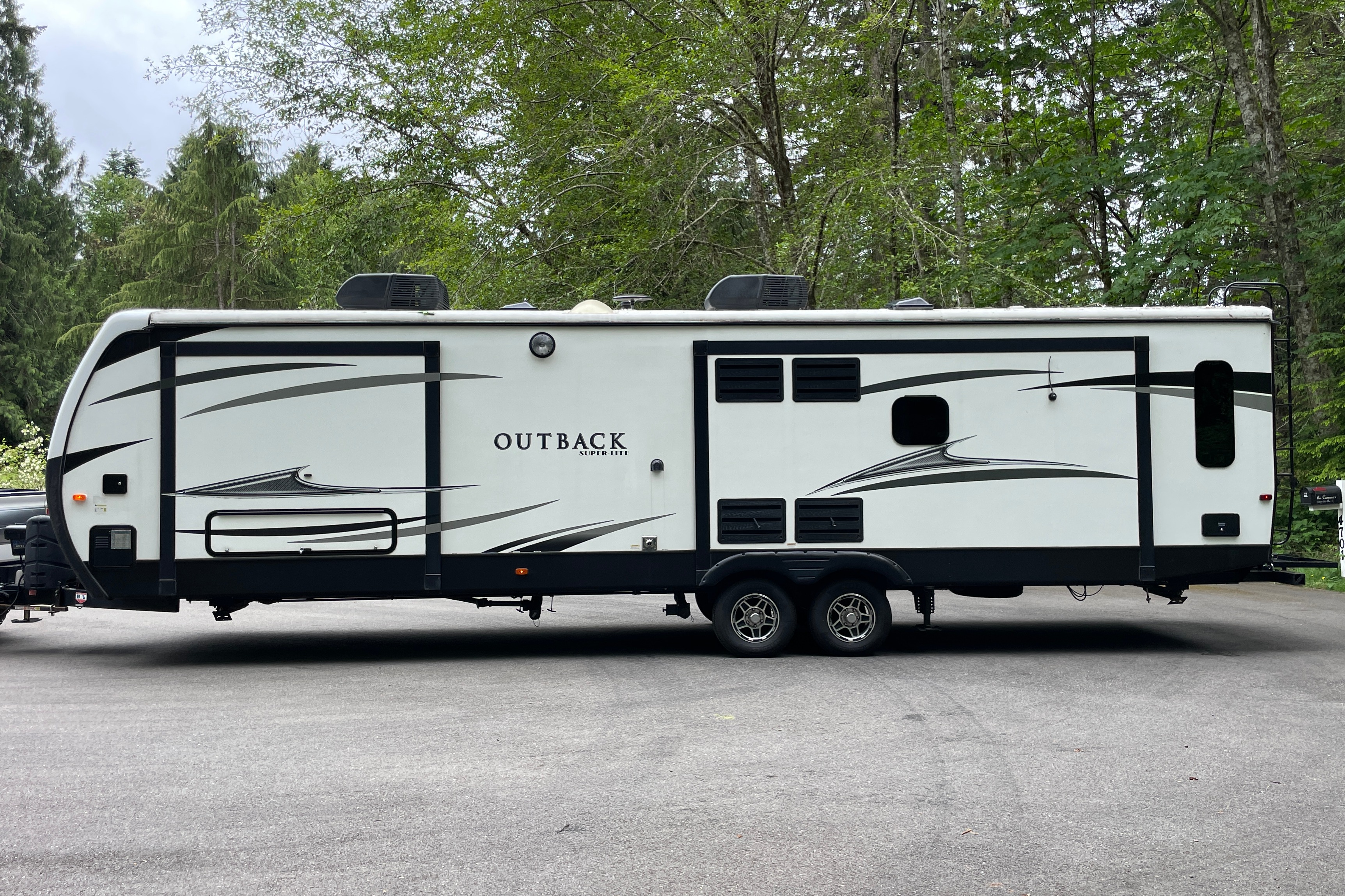 "Ollie the Outback" | 2018 Keystone Outback Super-Lite