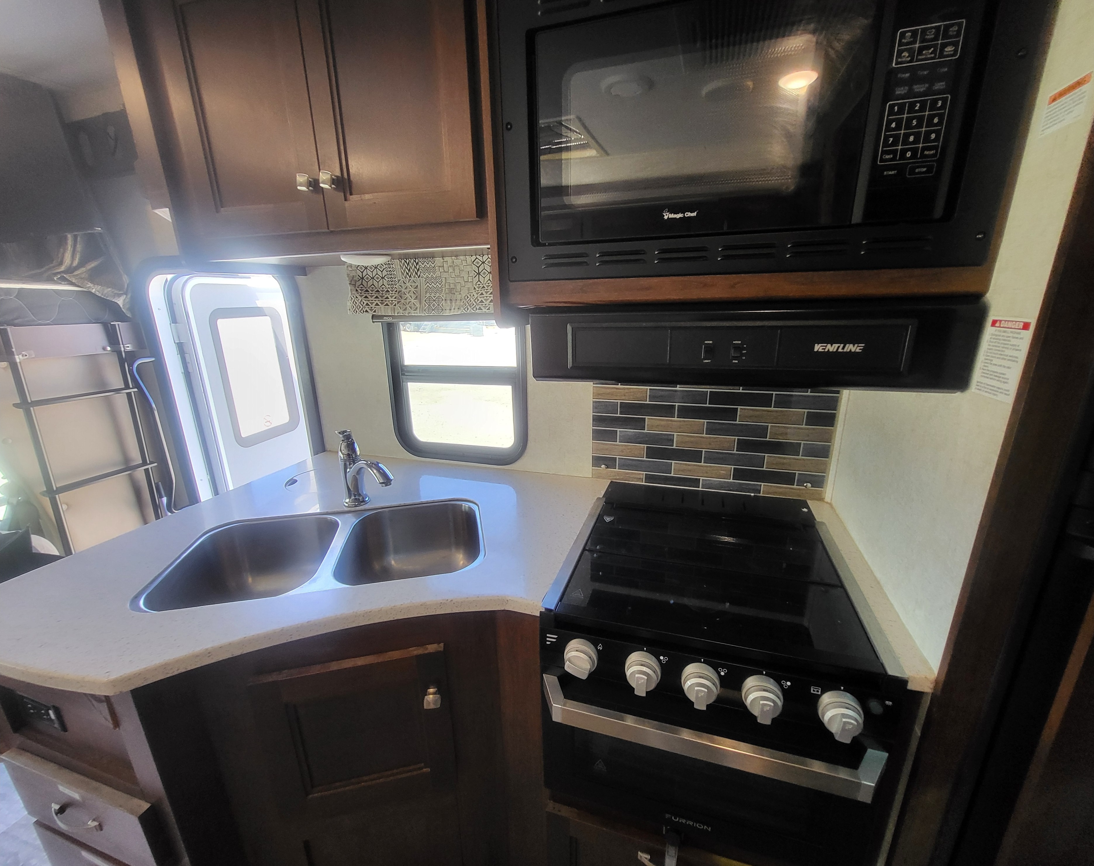 Rv Rentals Way of Life's Forester 2421MS CMF1