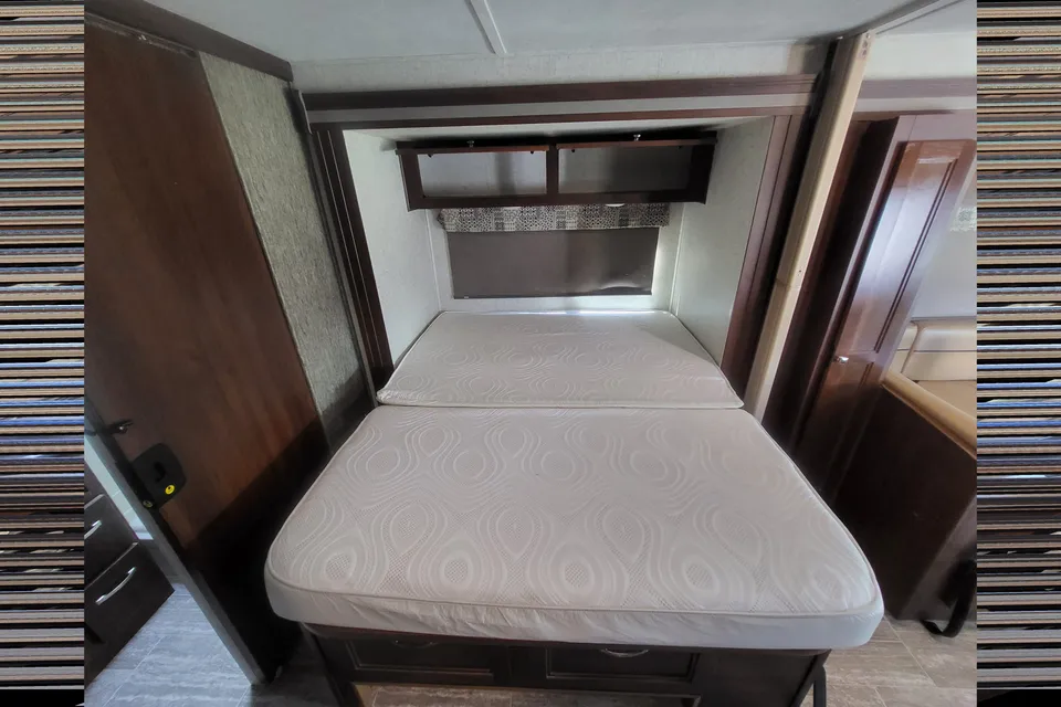 Rv Rentals Way of Life's Forester 2421MS CMF1