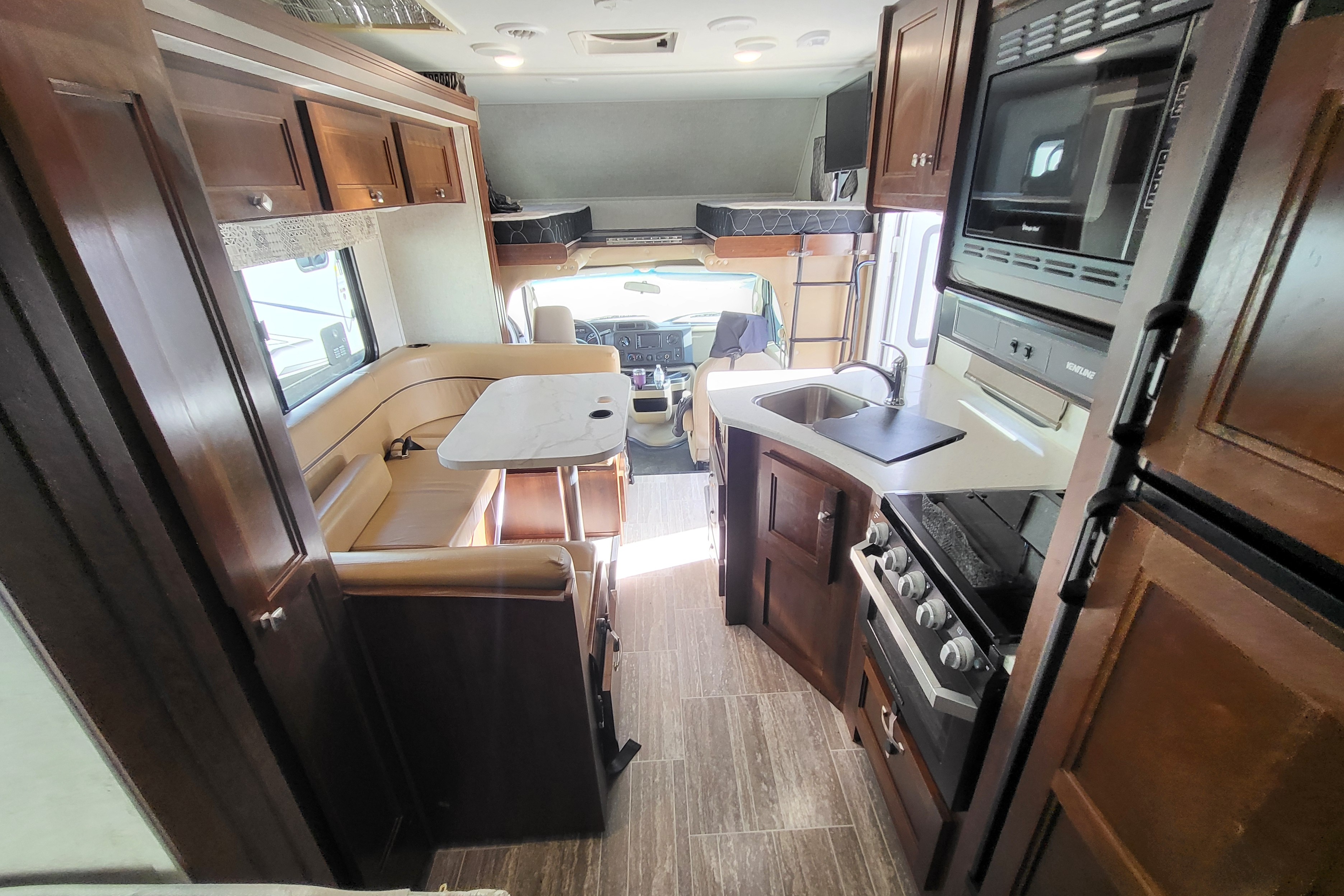 Rv Rentals Way of Life's Forester 2421MS CMF1