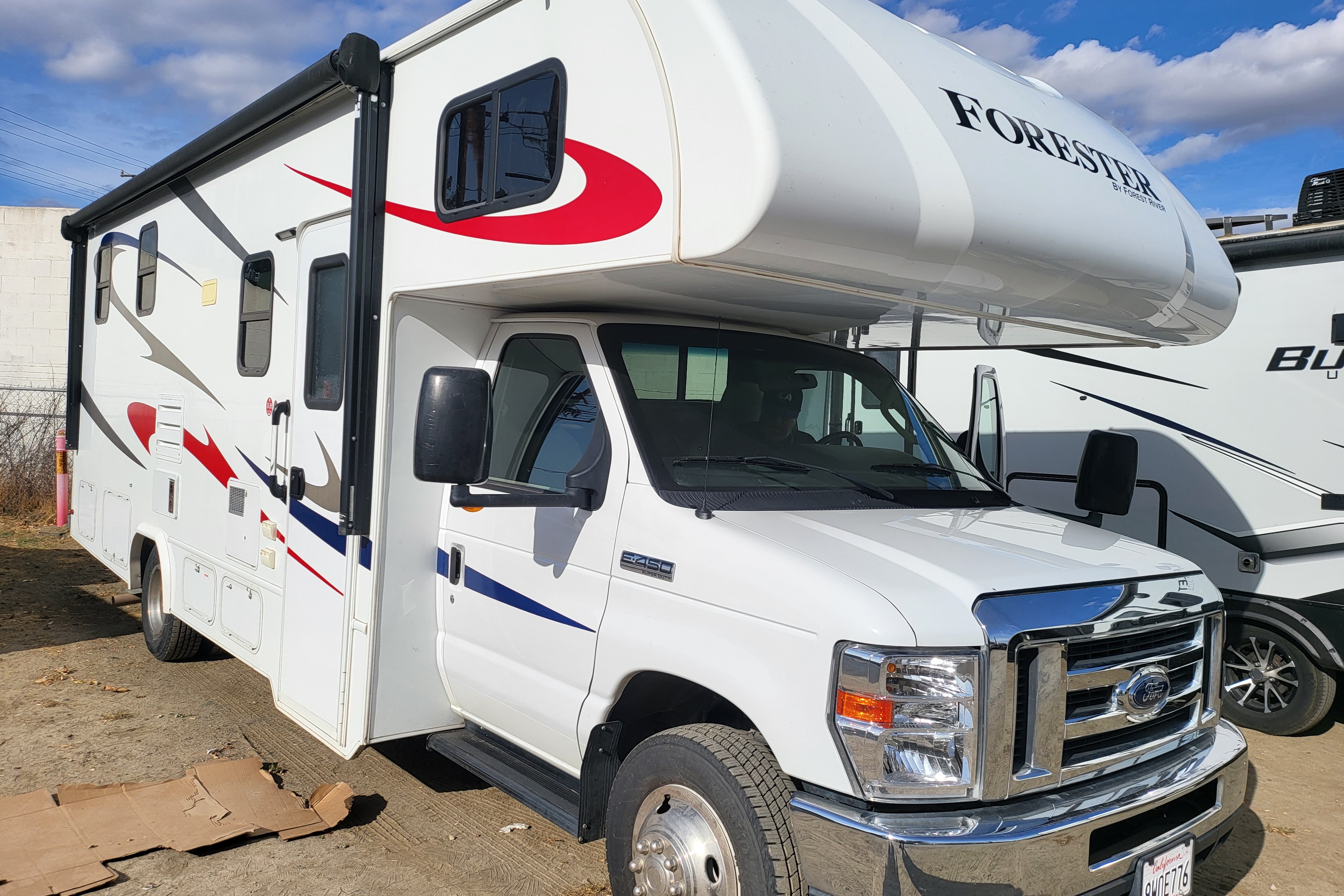 Rv Rentals Way of Life's Forester 2421MS CMF1