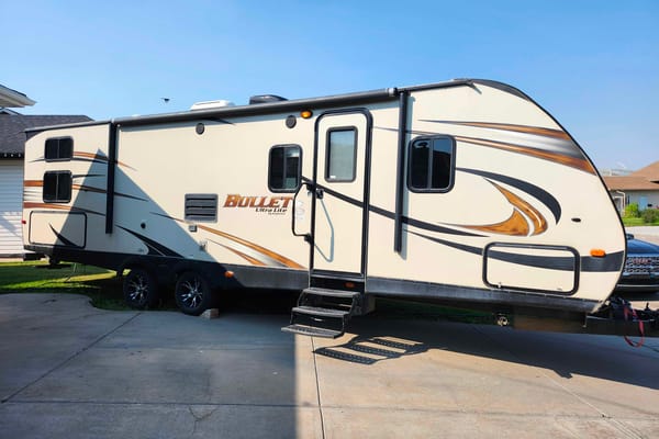 Rokosh Ultralight Bullet Travel Trailer - Sleeps 10