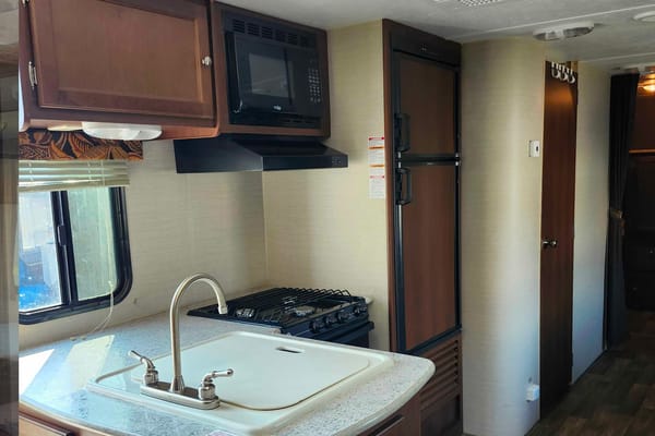 Rokosh Ultralight Bullet Travel Trailer - Sleeps 10