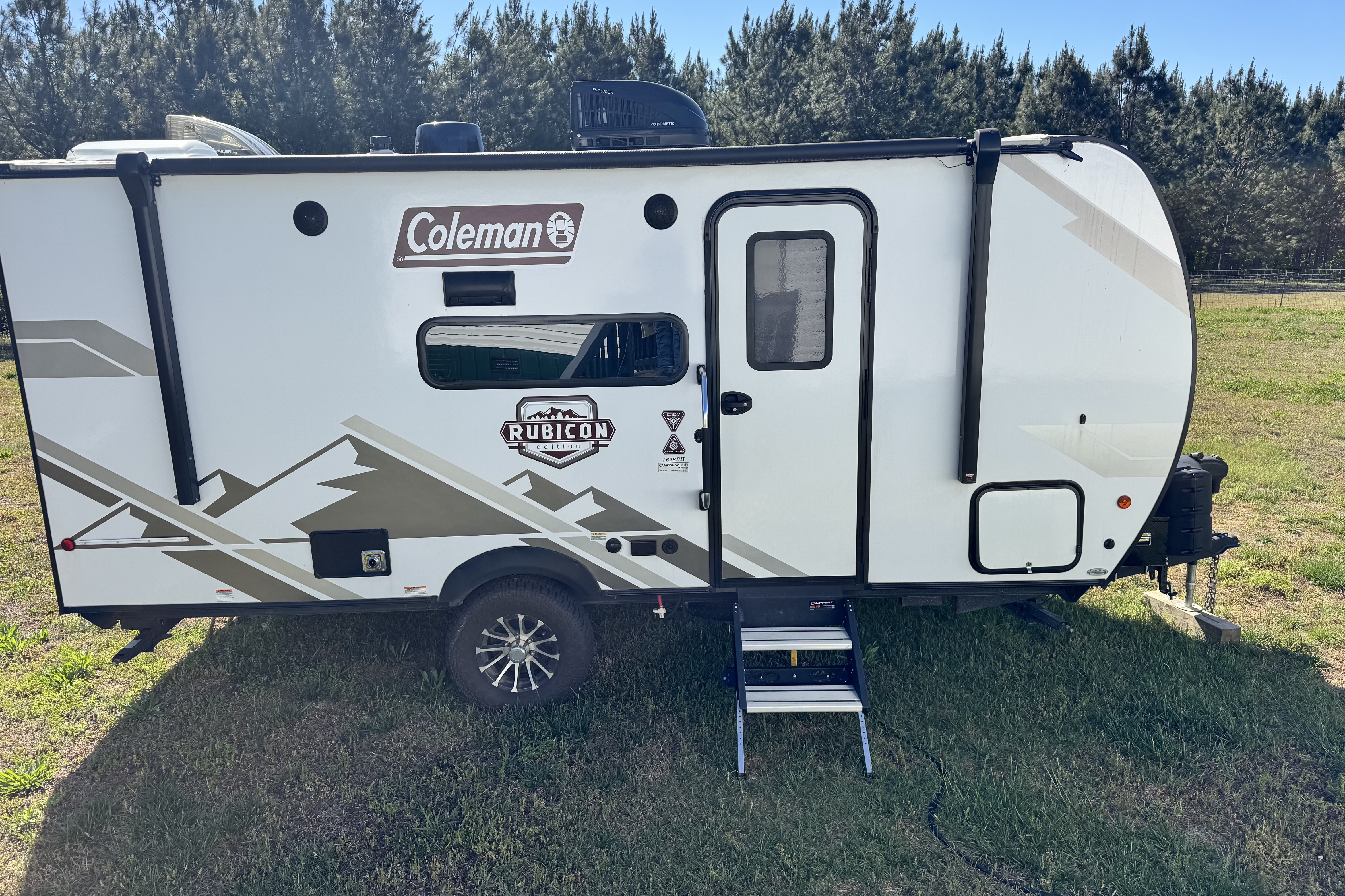 Kassandra's Dutchmen Rubicon Travel Trailer