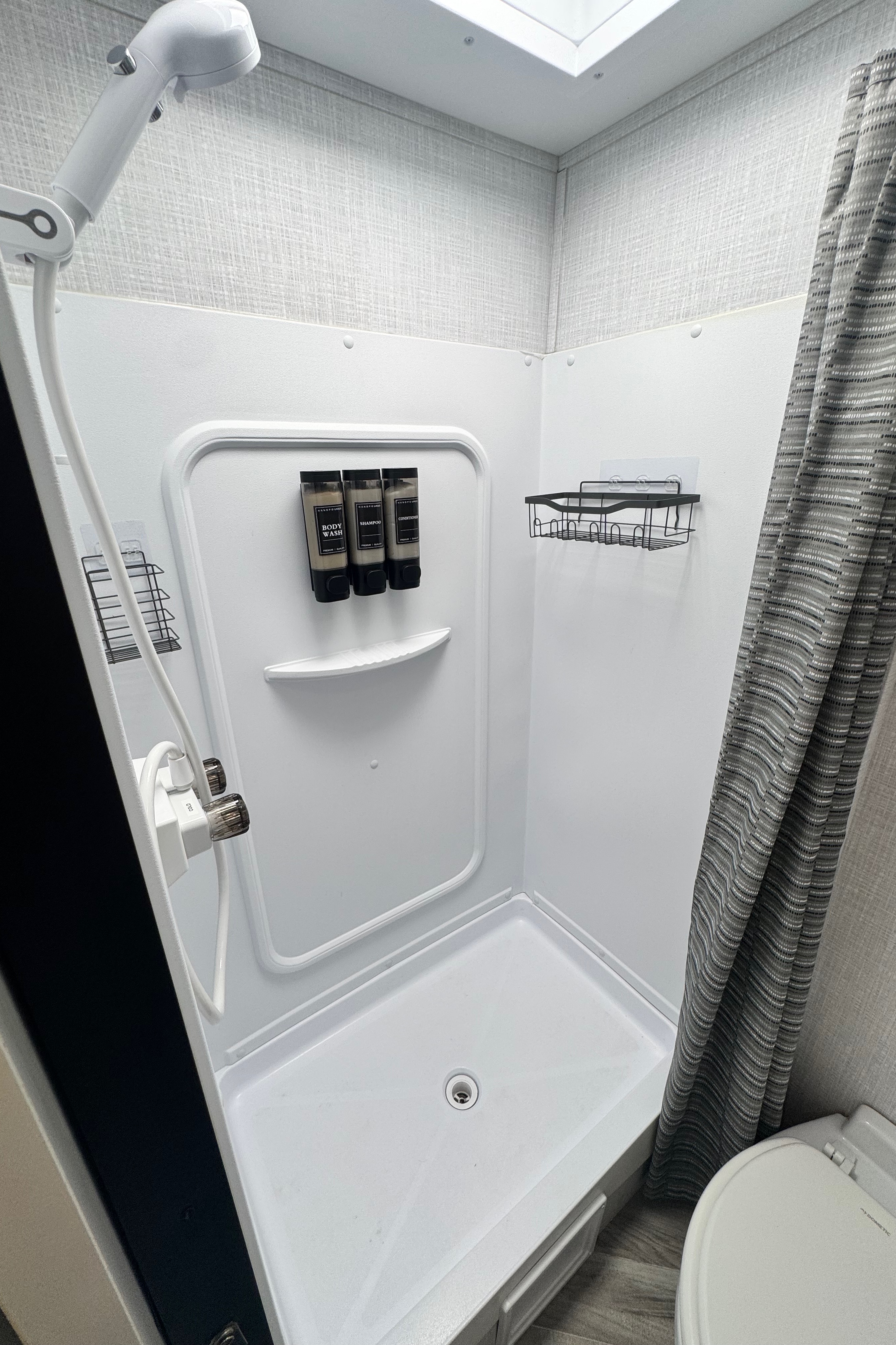 Kassandra's Dutchmen Rubicon Travel Trailer