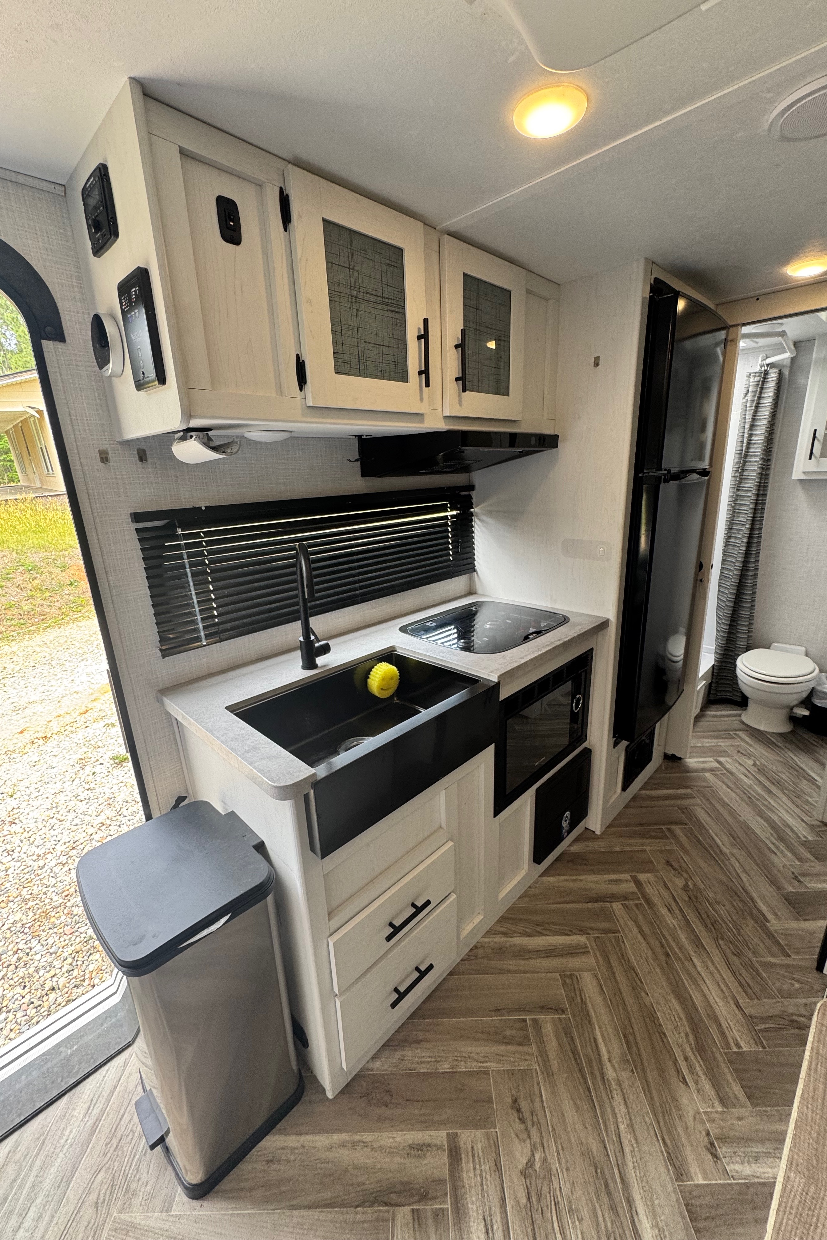 Kassandra's Dutchmen Rubicon Travel Trailer