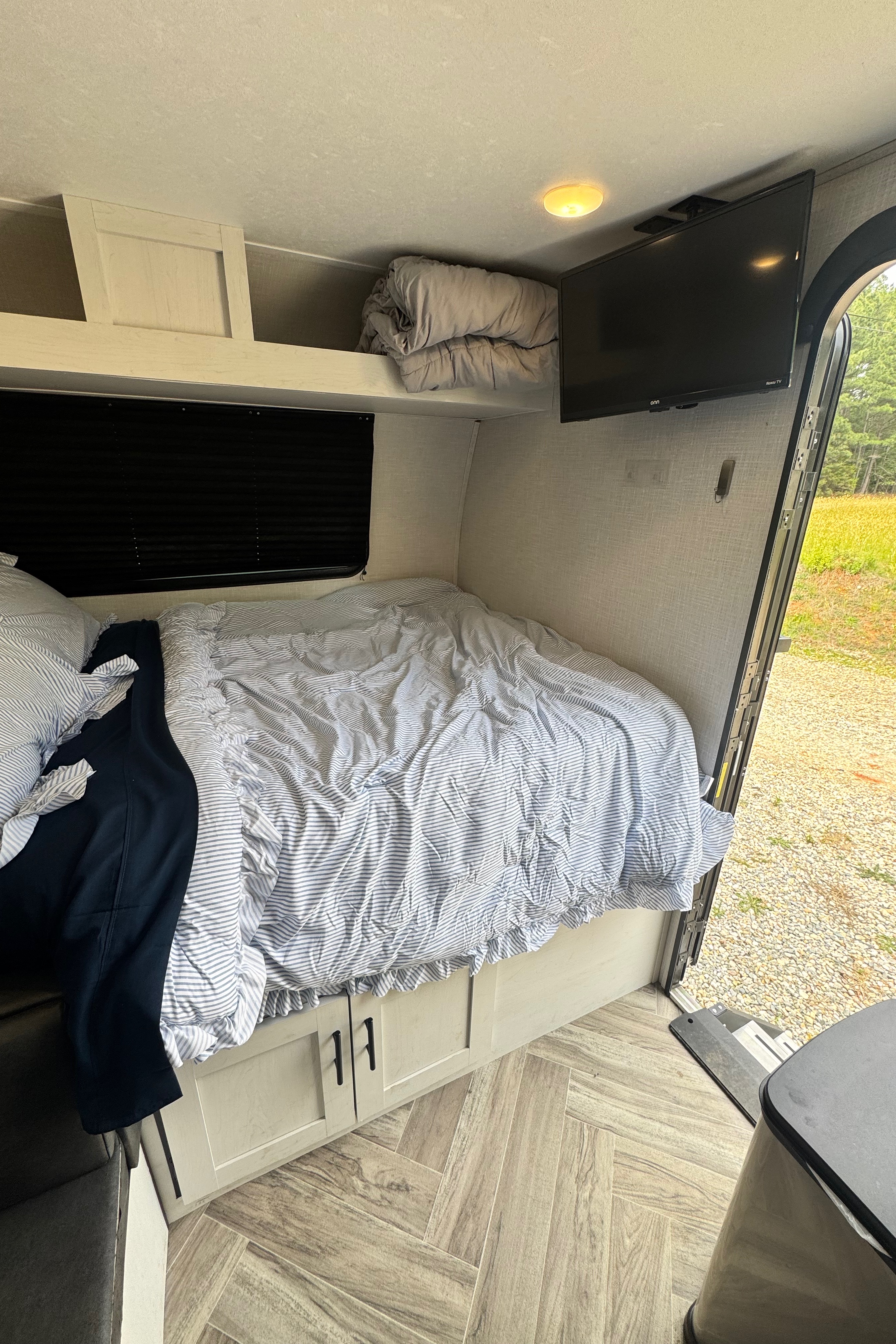Kassandra's Dutchmen Rubicon Travel Trailer