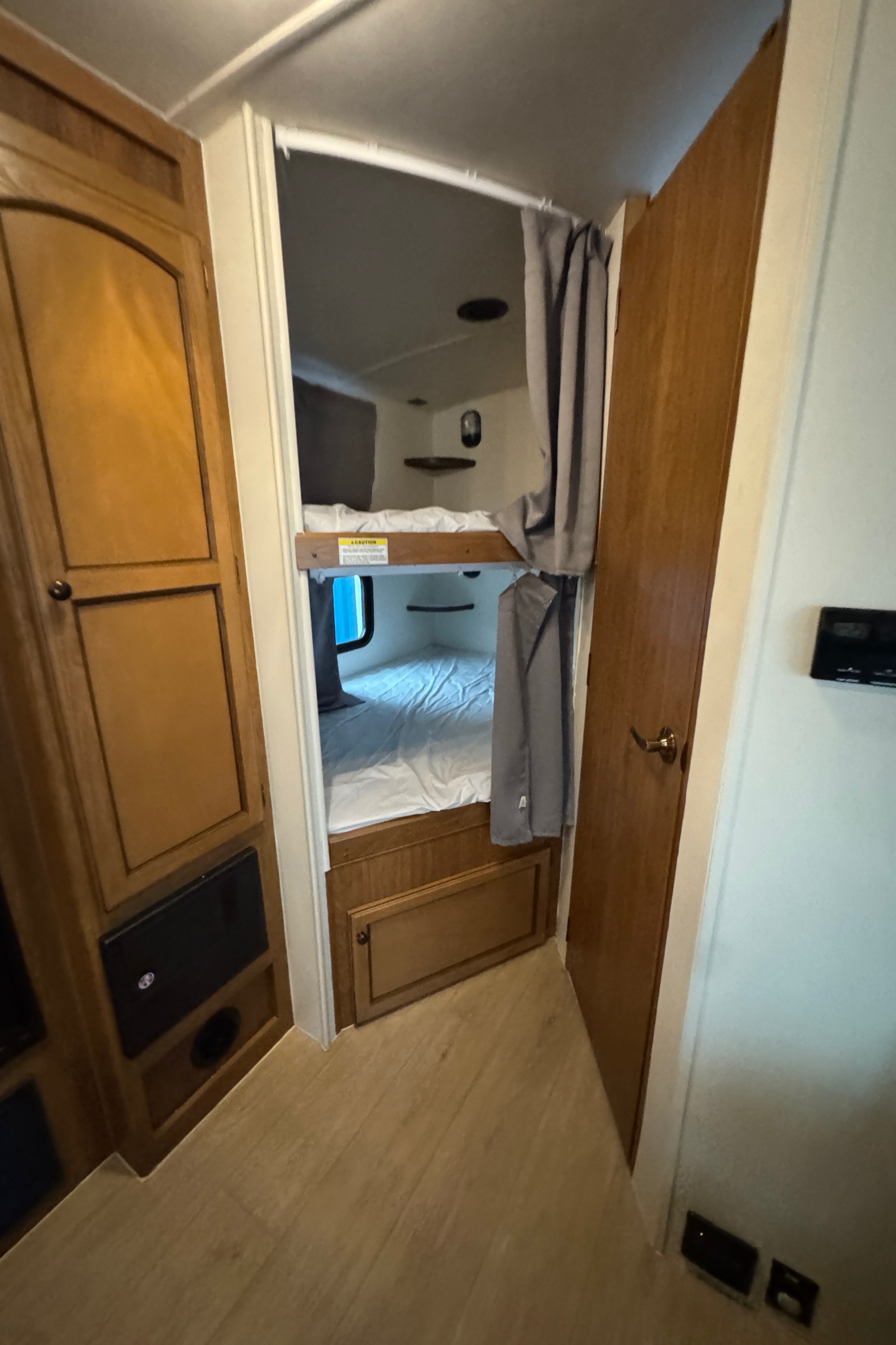 Mariska's Sunset Park RV 270 BH Travel Trailer