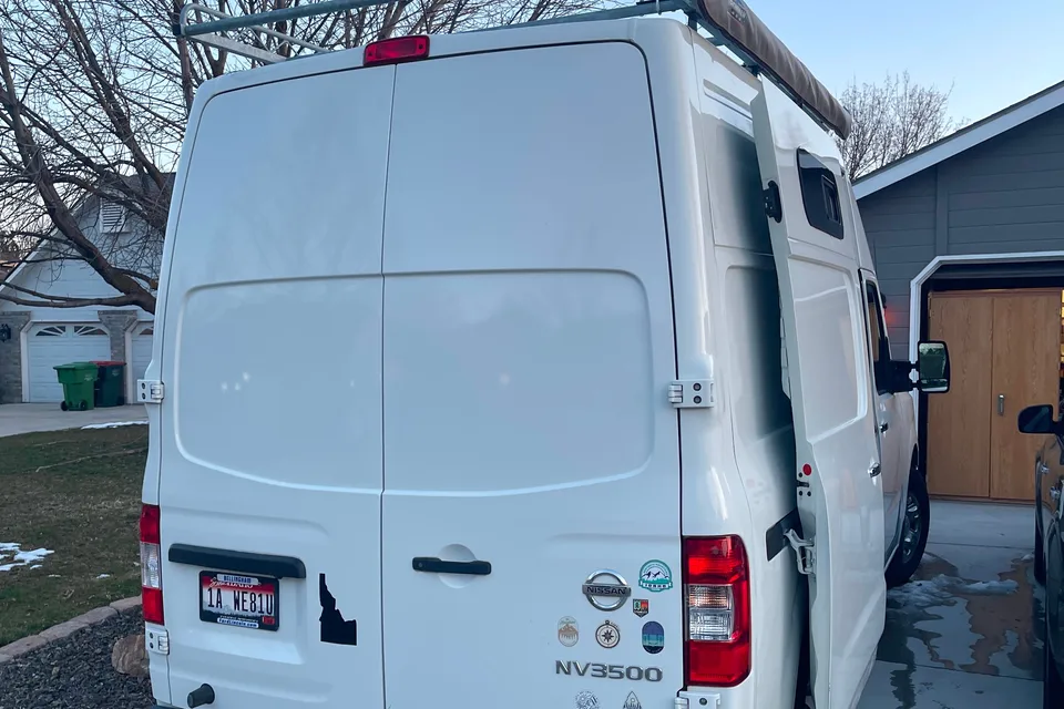 Devon's Nissan Nv3500 Class B