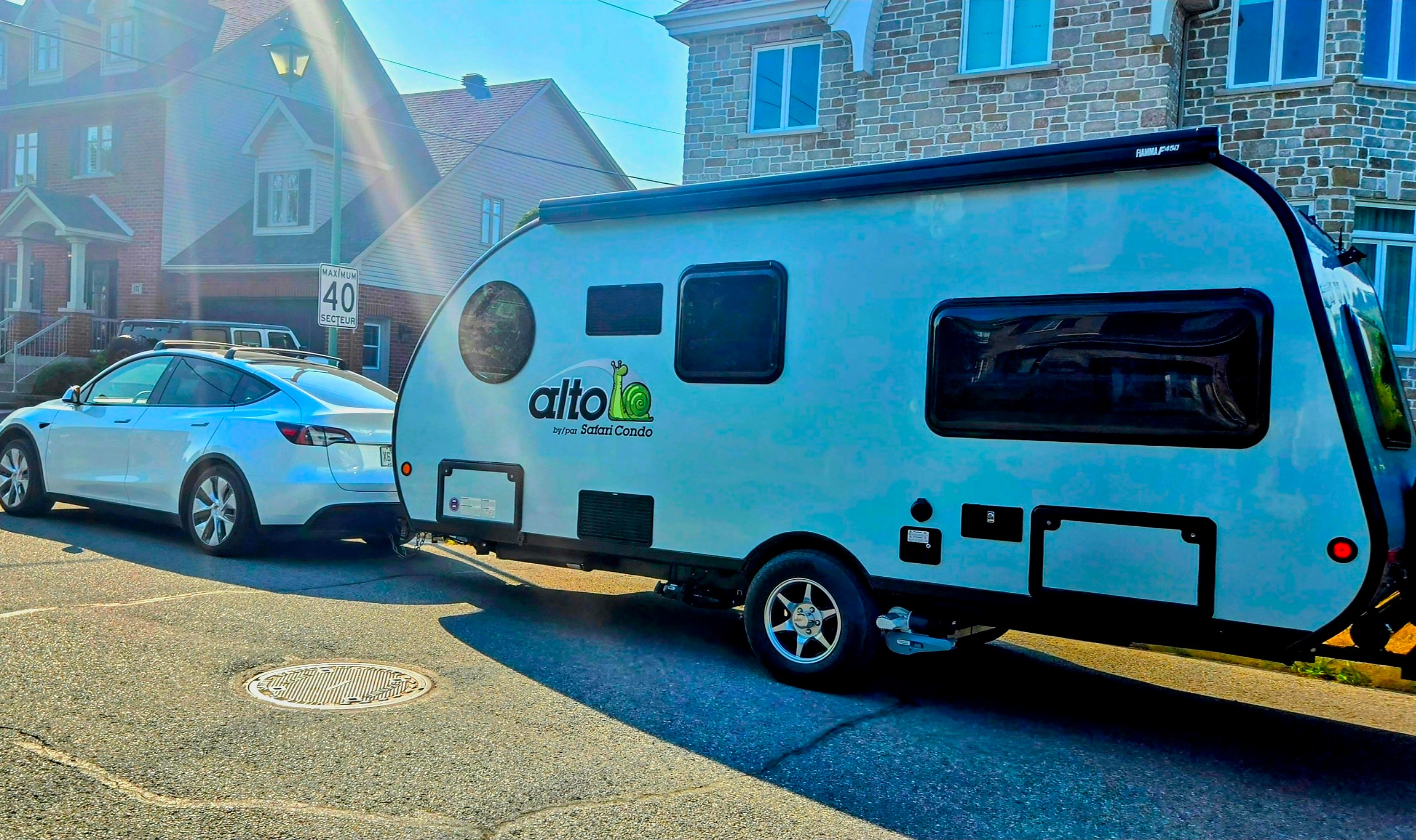Alto F2114   (2350 lb ultralégère)(avec déplace caravane)