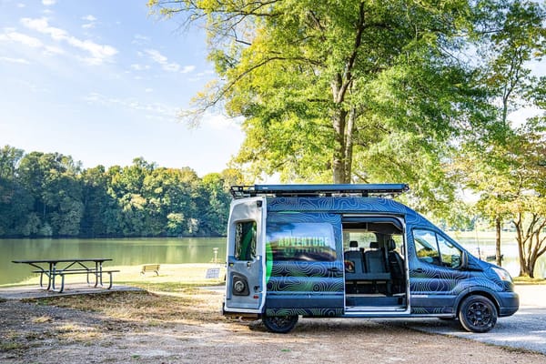 "Vandalorian" Vandoit Highroof LIV Adventure Van