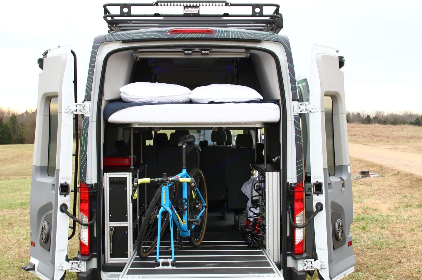 "Vandalorian" Vandoit Highroof LIV Adventure Van