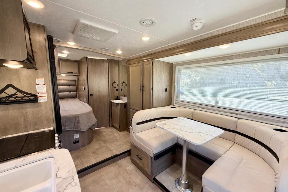 Mercedes Coachmen Prism Select 24CB
