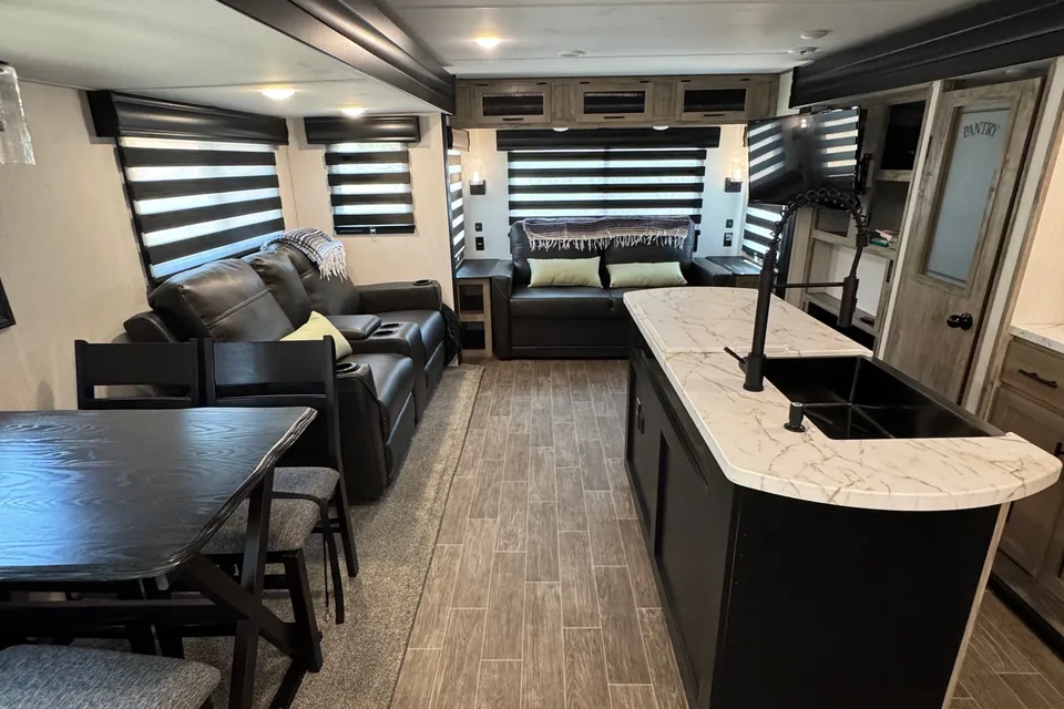 Mirasol Mobile - Forest River Cherokee alpha wolf Travel Trailer