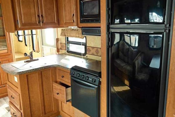 Sandpiper BH Fifth Wheel family unit