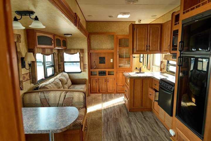 Sandpiper BH Fifth Wheel family unit