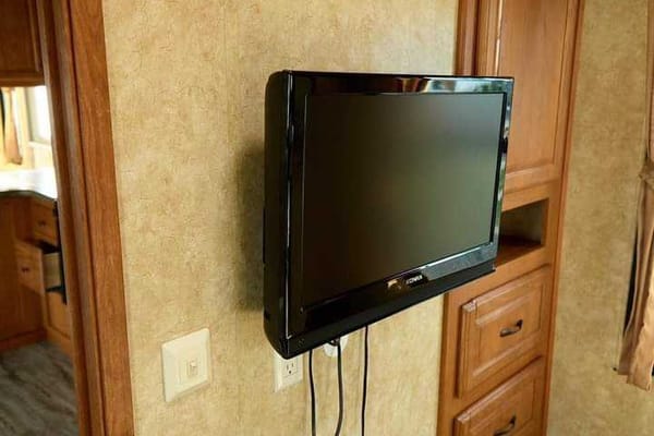 Sandpiper BH Fifth Wheel family unit
